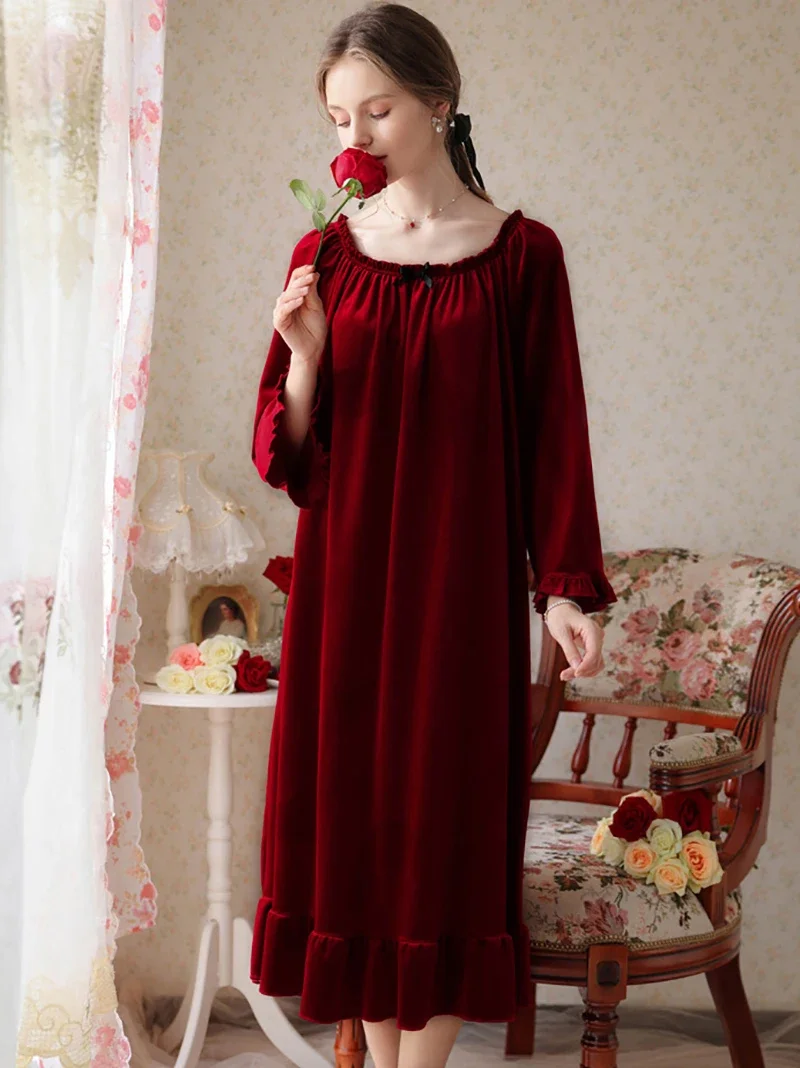 Winter Vintage Princess Velvet Long Night Dress Pleuche Velour Robe Retro Royal Nightwear Sleepwear Nightgowns for Women