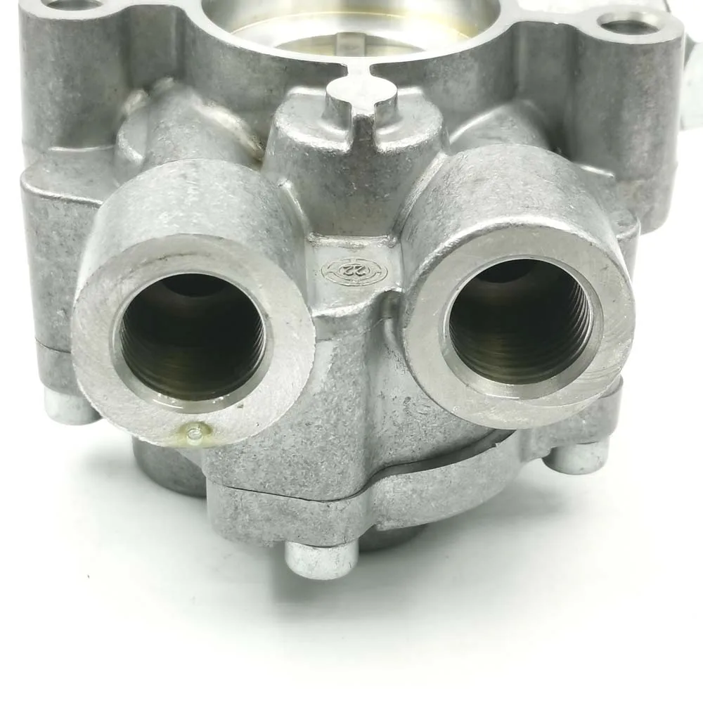OE: 1939435 7018955161 35796711105 Truck Gear Fuel Pump For DAF MX11 MX13 CF XF