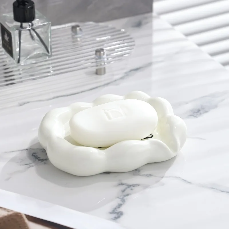New Soap Dishes Ceramic Creative Cute Clouds Solid Color Home Bathroom Organizer Drain Rack Waterproof Portable Home Decoration