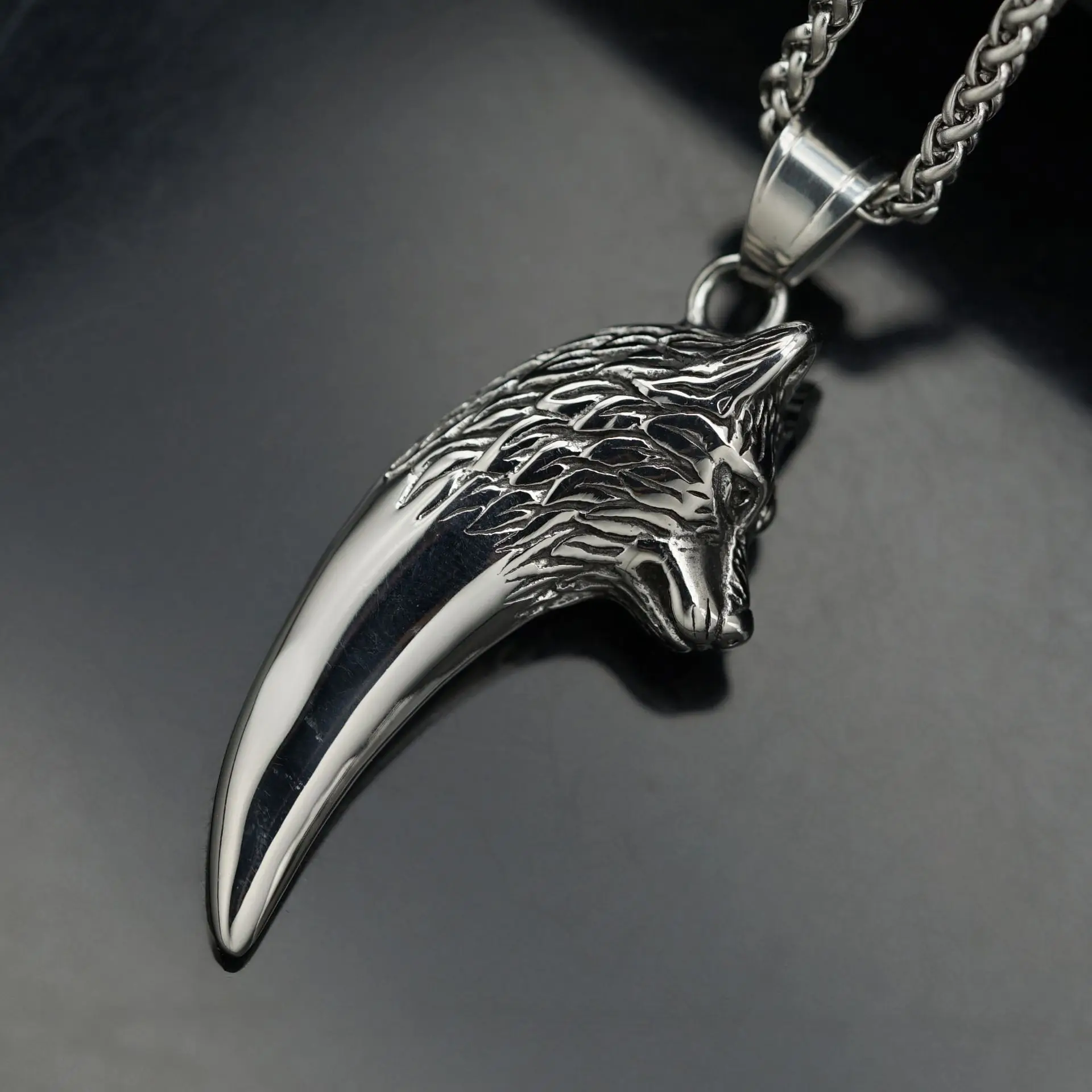 Punk Viking Wolf Tooth Pendant Necklace for Men Women Nordic Stainless Steel Wolf Necklace Biker Amulet Jewelry Gift Wholesale
