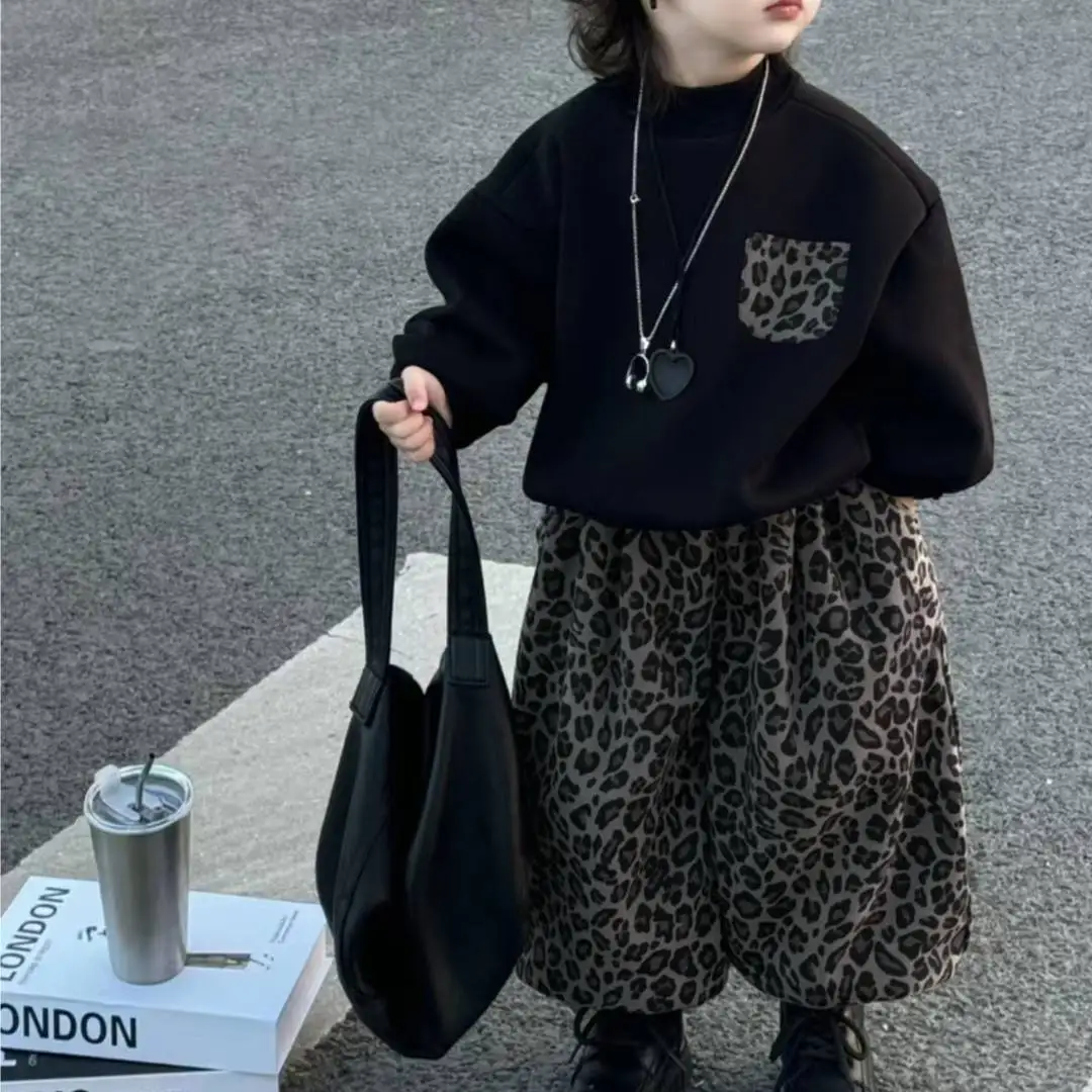 2026 Neue Herbst-Babykleidung für Jungen und Mädchen, Leopardenmuster, Kinder-Mode-Sweatshirt+Hose, 2-teiliges Set, schicke Freizeit-Outfits für Kinder – Detail 3