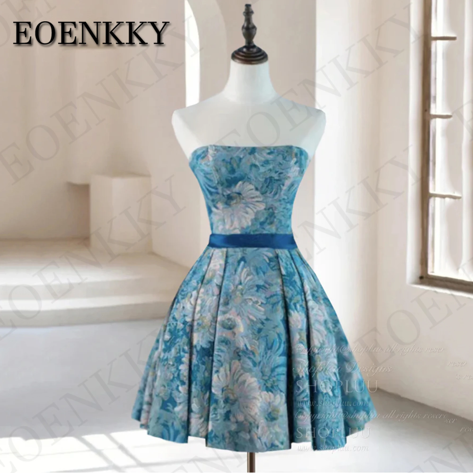 Korte blauwe prom jurk korea Lady verjaardag strapless mini bloemenprint A-lijn avond feestjurken open terug echte foto's Korte blauwe galajurk korea Lady Verjaardag Strapless Mini Floral Print A Line Avond Party Jurke