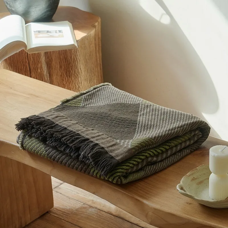 

Retro literary and artistic style colored woven jacquard fringed blanket single nap thin blanket office sofa blanket