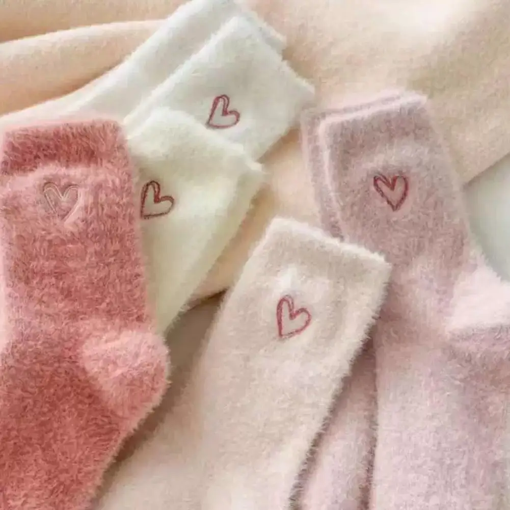 5켤레 여성용 두꺼운 밍크 양말 핑크 하트 자수 플러시 잠옷 단색 따뜻한 중간 길이 가을 겨울 홈 양말