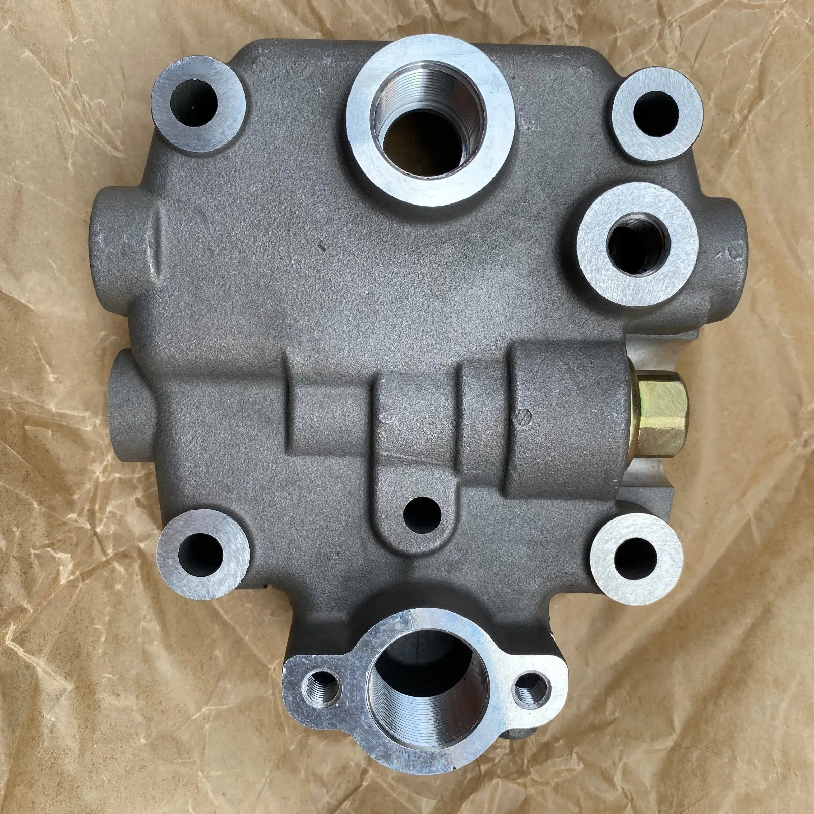 

FIT FOR ISUZU GIGA 6WF1 ENGINE AIR COMPRESSOR HEAD