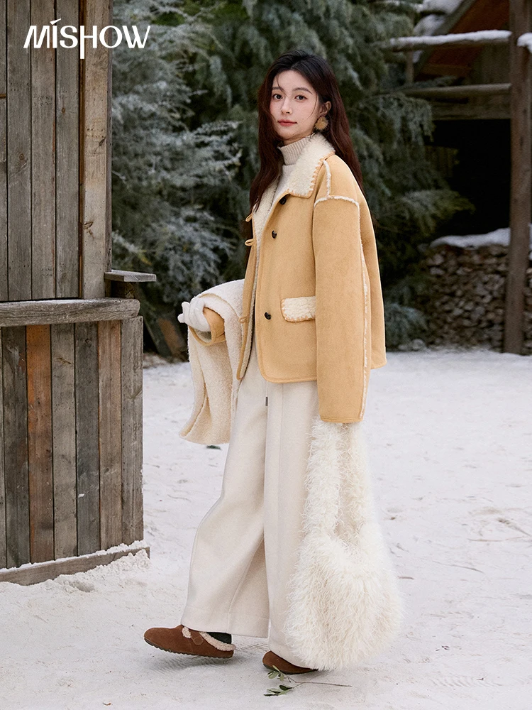 MISHOW Gelbe verdickte Pelz-integrierte Wildlederjacke für Damen Winter 2025, Revers, lockere warme Imitation Lammfelljacke MXE92W1016
