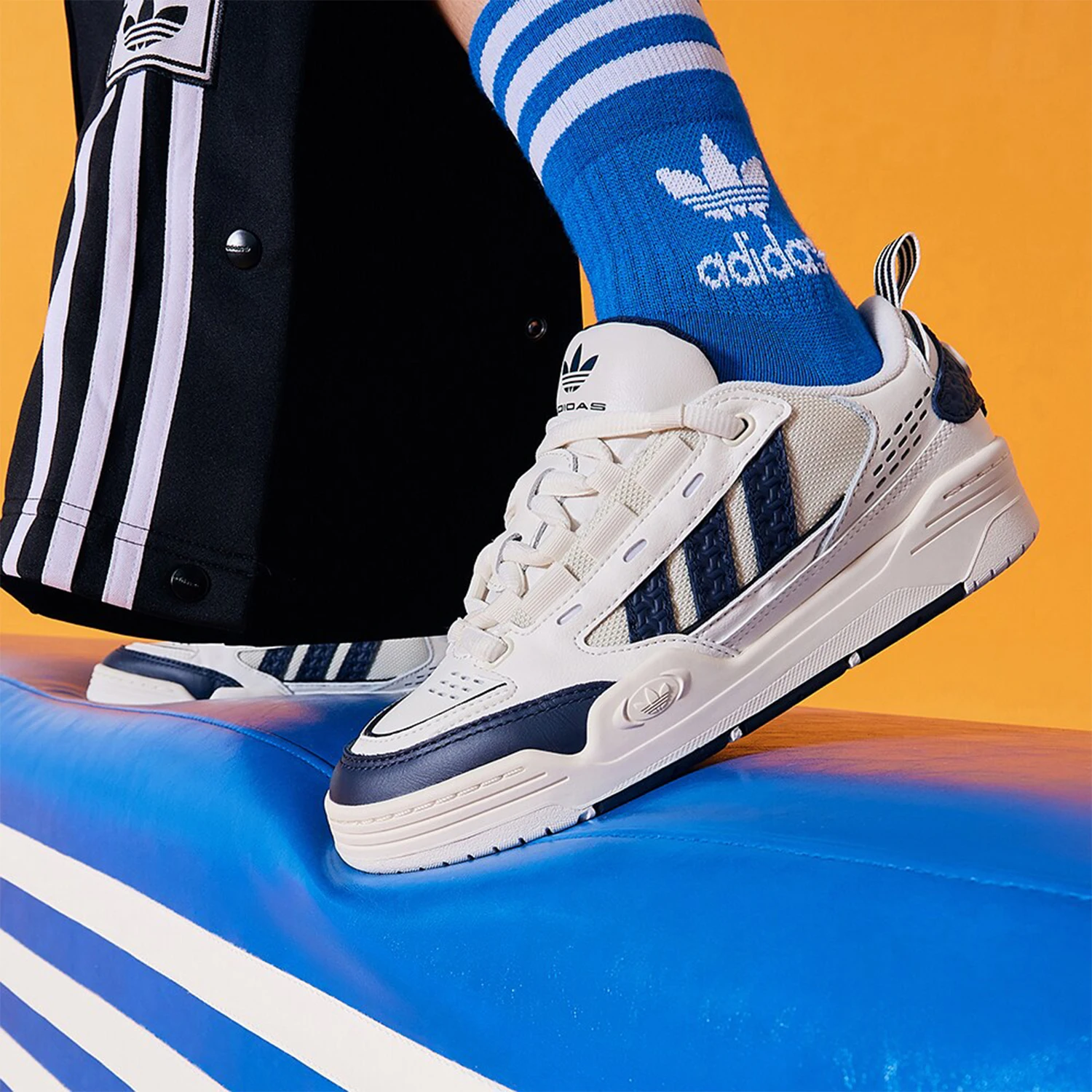 

Adidas genuine clover unisex fashionable and simple casual shoes IF0882