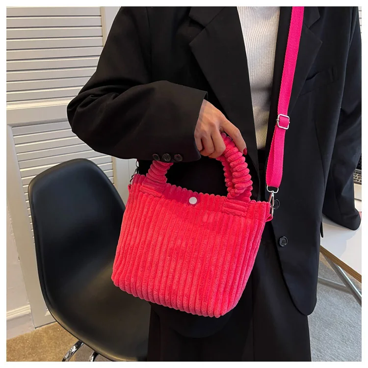 Damen 2026 Herbst-Winter Neuer Stil Koreanische Ins Denim Samt Plüsch Schulter-Umhängetasche Hochwertige Handtasche für Frauen – Detail 10