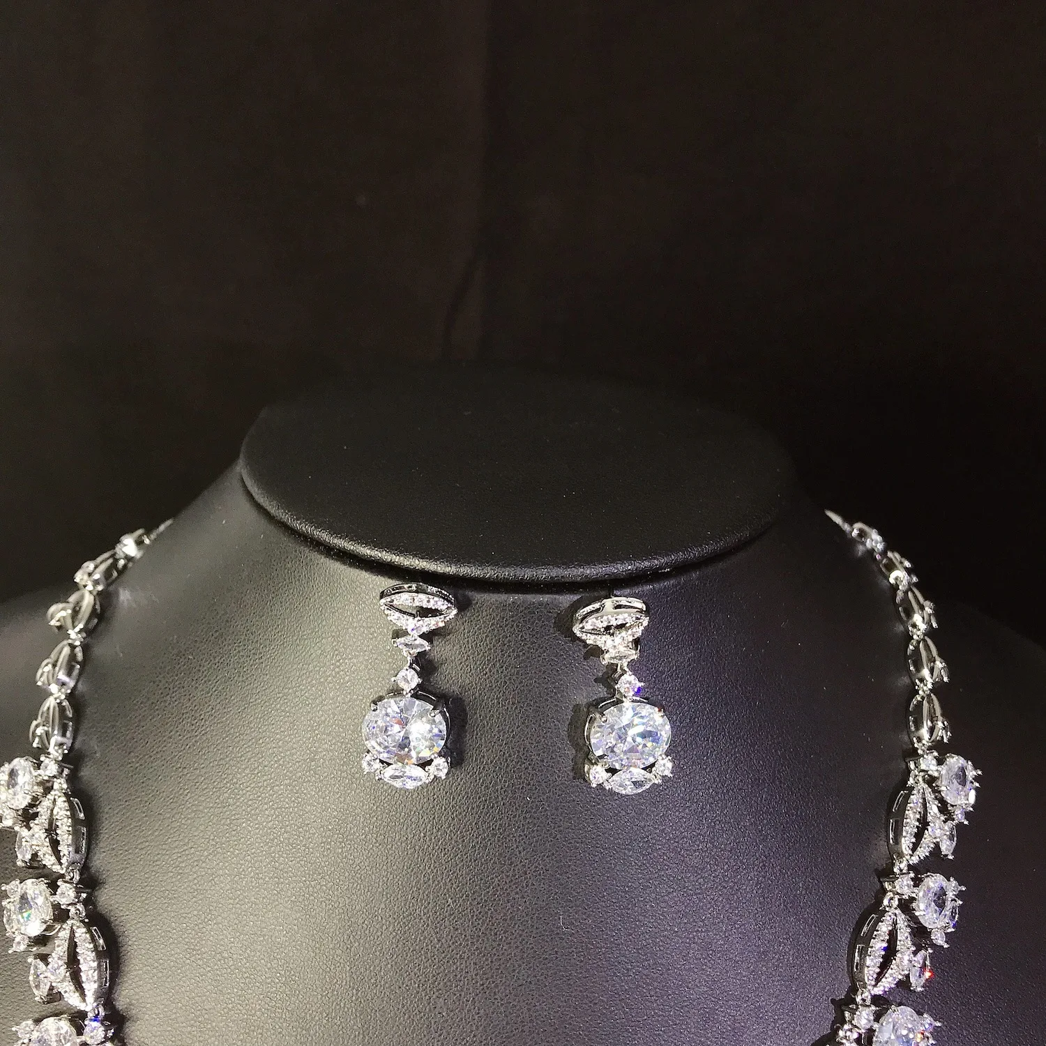Simple Exquisite Cute Set Necklace and Earrings Suitable for Middle Eastern Everyday Women's Events Wedding Bridal Gift M-1048