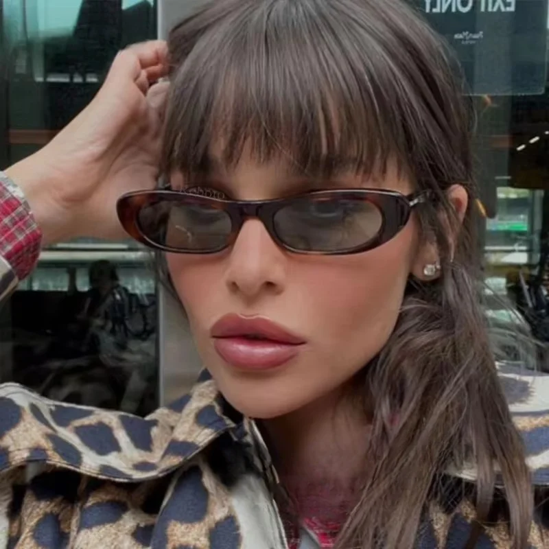 Occhiali da sole a occhi di gatto stretti retrò occhiali da sole rettangolari neri di marca di lusso da donna occhiali da sole ovali di moda UV400
