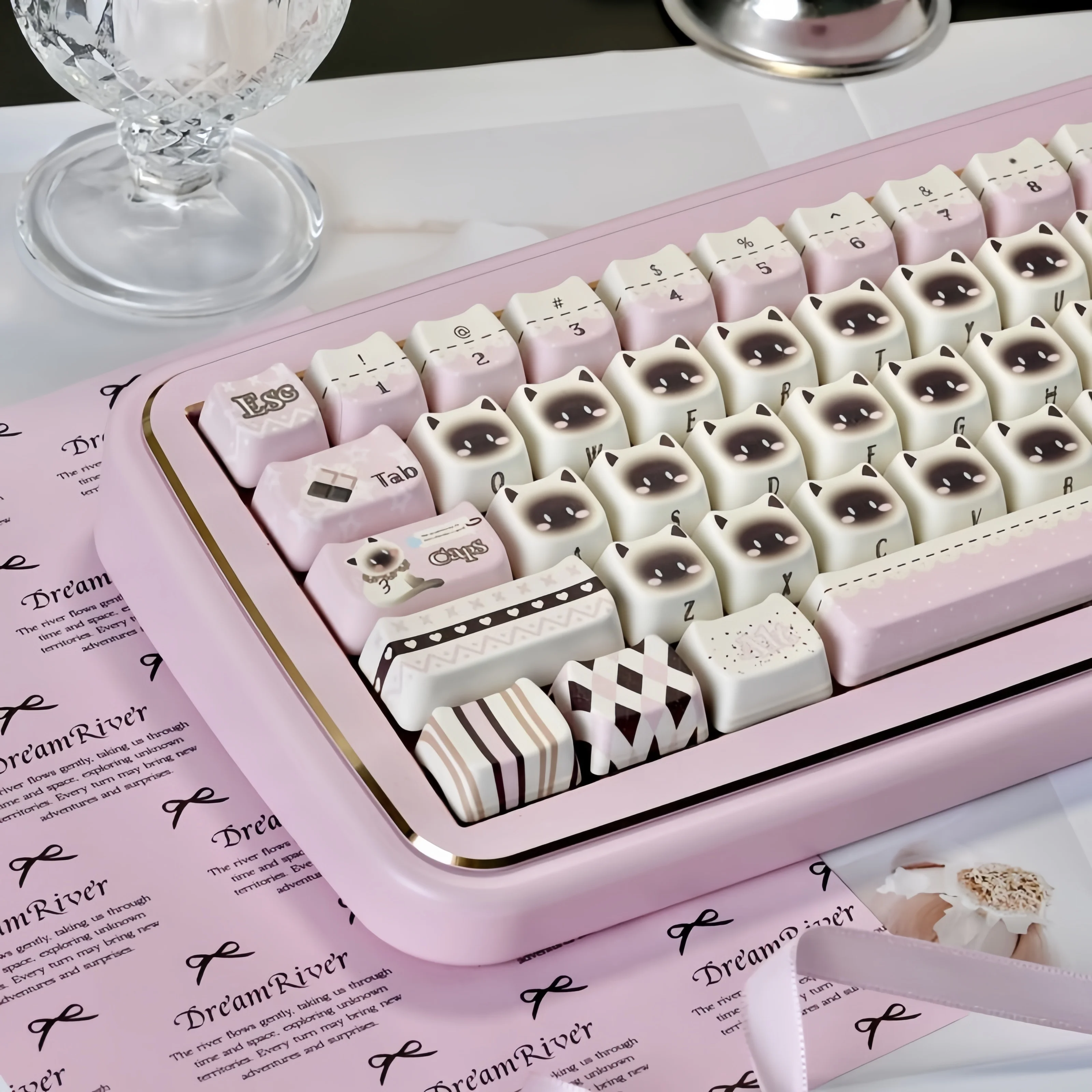 

MAO Profile Cat Head Custom Keycap Set 130 клавиш Pink Cat Five Side Dye Sublimation PBT Keycaps для MX Switch Механическая клавиатура