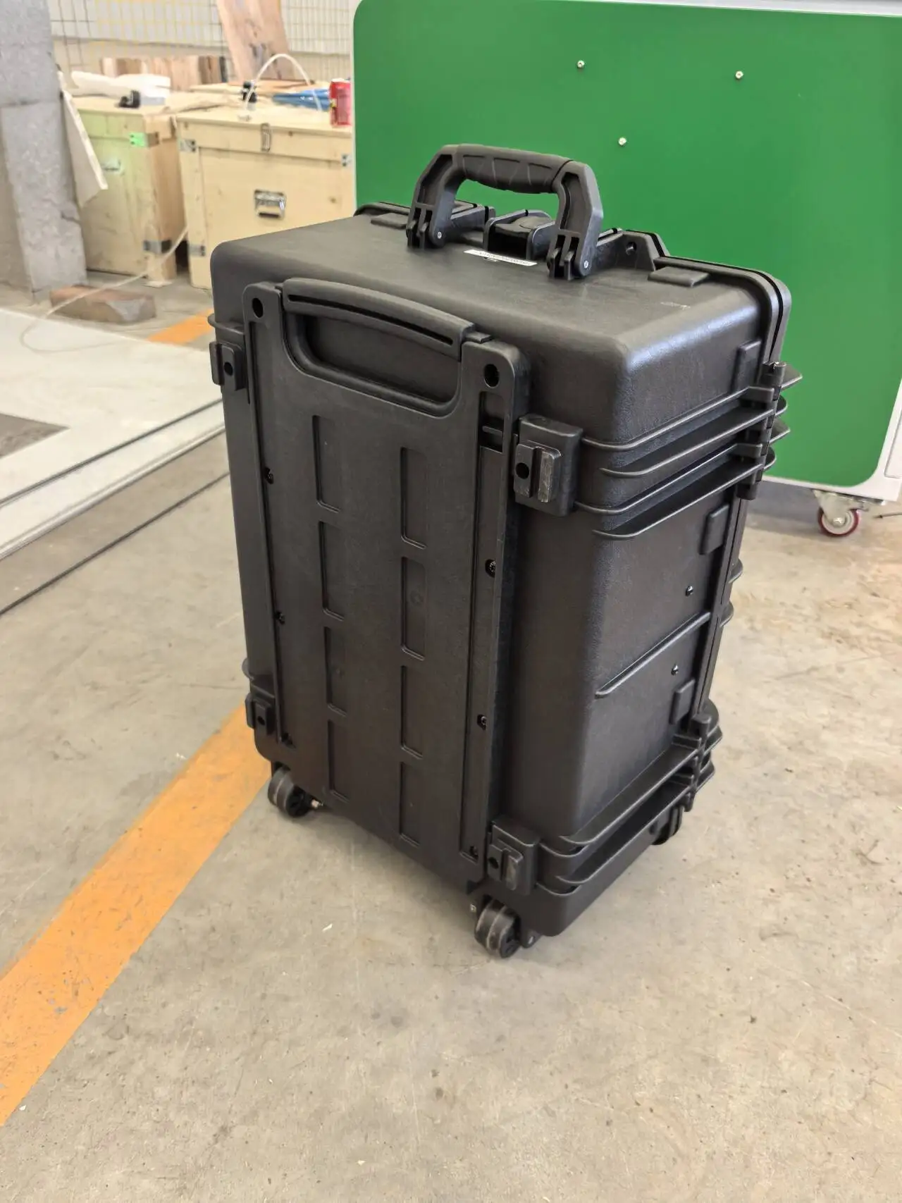Suitcase Laser Rust Remover Machine 500W Pulse Laser Cleaning Machine Oil Paint Laser Stripper from Metal Wood Surface