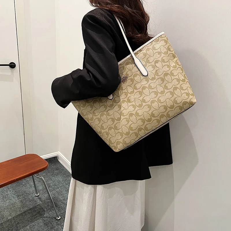 حقيبة على طراز المصمم - حقيبة حمل عالية الجودة. موديل جديد 2025. حقيبة كروس متعددة الاستخدامات. حقيبة التنقل الكلاسيكية والعصرية.