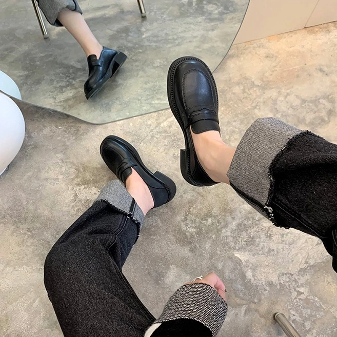 

2025 Fashion Student Loafers Soft Leather Women Shoes Spring Summer Casual Flat Oxford Shoes Versatile