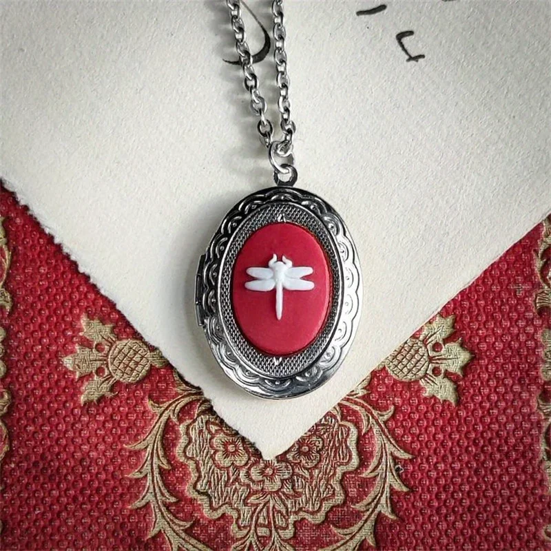 New Fashion Trend Oval Dragonfly Pendant Necklace Ladies Niche Retro Holiday Party Accessories Jewelry Gifts image 2