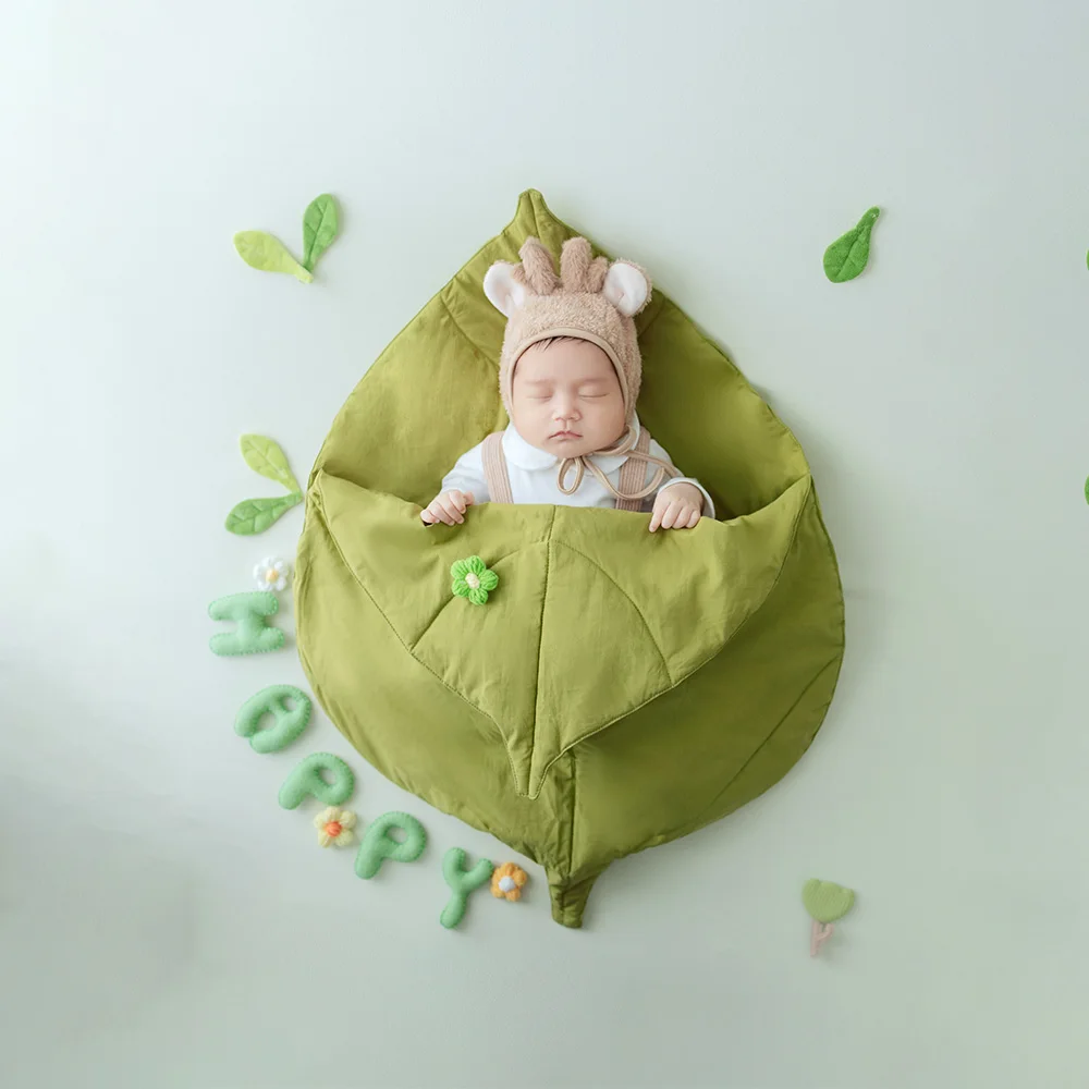 Spring Themed Newborn Photography Props Adorable Fawn Hat+baby Photo Outfit Set Leaf Shape Blanket Floral Decor Props for Studio