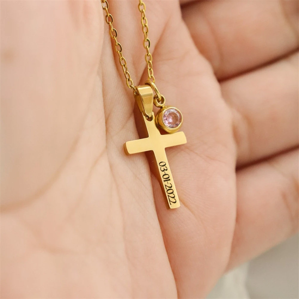 

Ожерелье с подвеской в виде креста и камня, персонализированное выгравированное ожерелье с крестом и именем даты, подарок на крещение для женщин, ювелирные изделия на день рождения на заказ