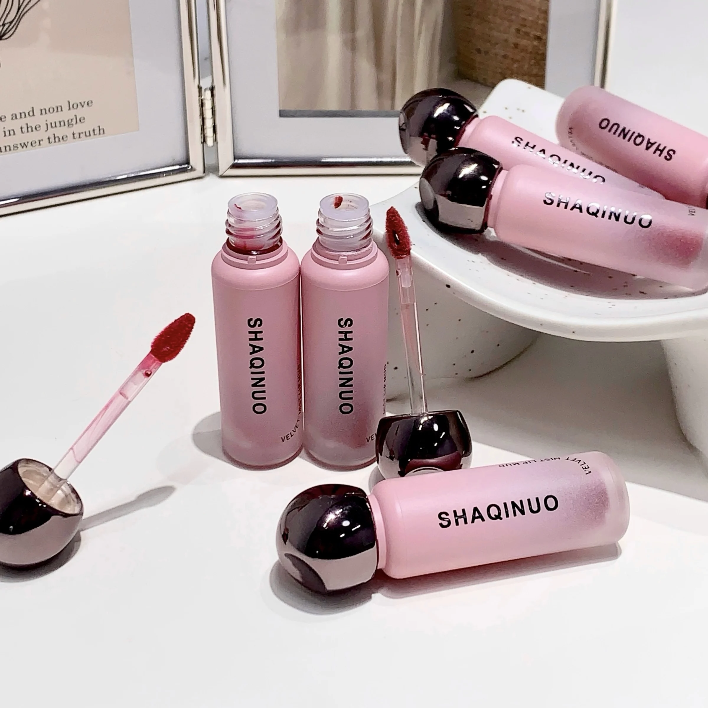 SHAQINUO Velvet Mist Lip Glaze, Matte Velvet Lip Clay Long-lasting Color Non-drying Lipstick