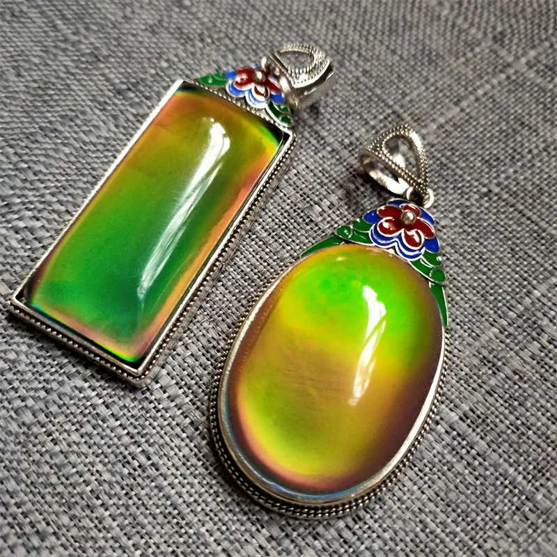 Of New Temperature-Sensitive Gemstone , Including Color-Changing Stone , Amulet Pendants, And Various