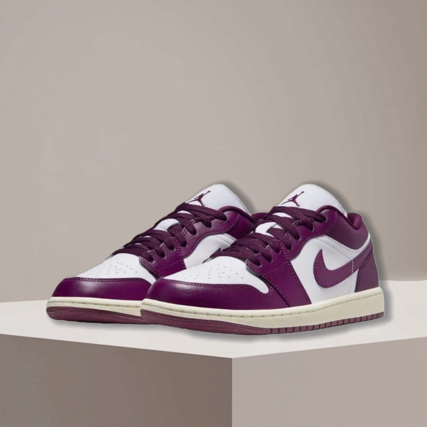 Nike AJ1 Air Jordan 1 Unisex Sneakers - Classic Retro Style Basketball-Inspired Casual Shoes DC0774-161