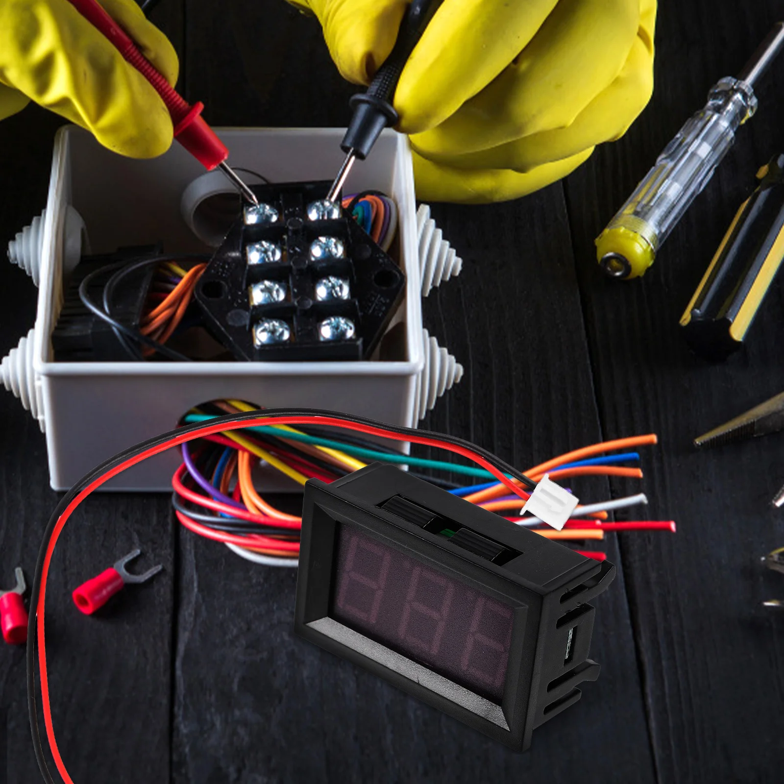 

2-Wire Digital Voltmeter Head Clear LED Display Compact Design for Easy Storage Accurate Voltage Tester 25-500V