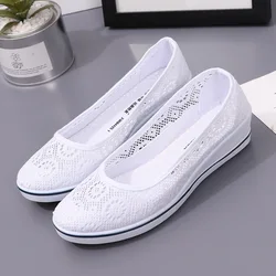 Zapatos blancos transpirables de encaje hueco para mujer, zapatillas planas de tacón medio de cuña, zapatos de belleza de verano, talla 34-41