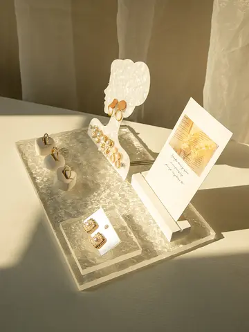 Decorative Acrylic Earring Display - Mannequin Head Stand with Cloud Pattern Design and Ring Trays