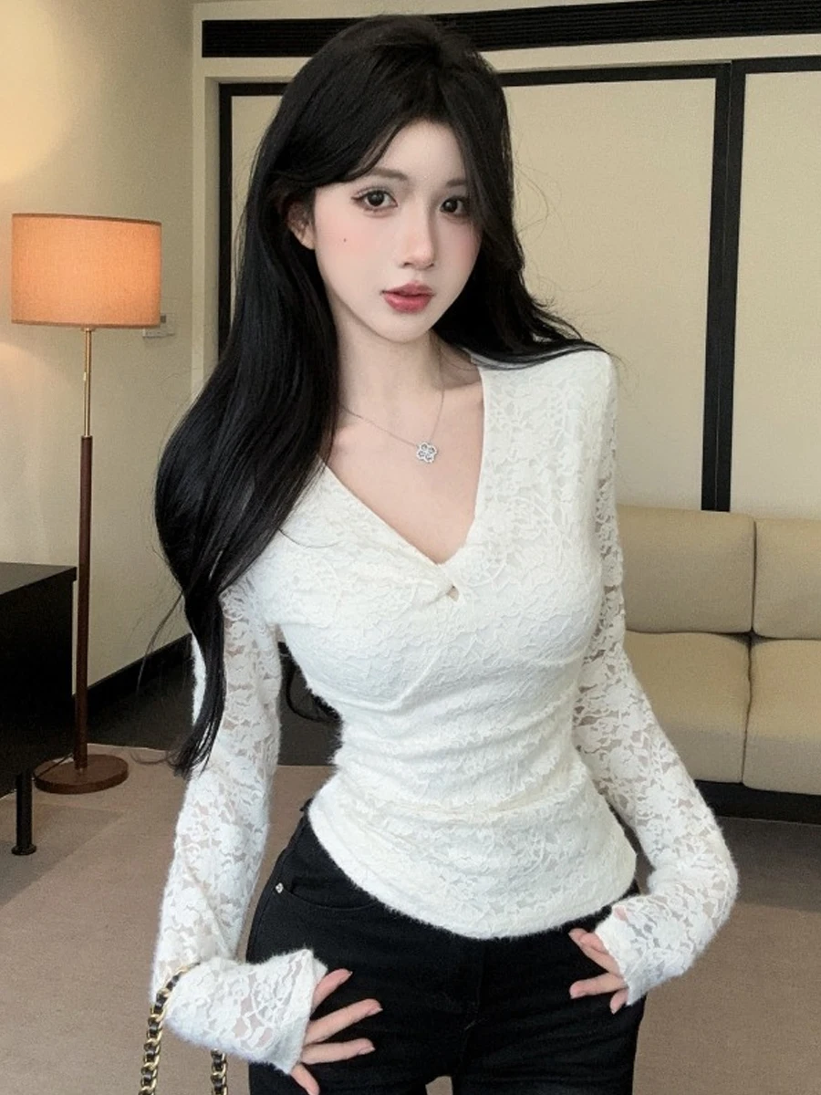 

Sexy Pure Desire V-ne Knot Long Sve Base Lace irt Spicy Girl Ele All-match Slimming Waist-cinching Top