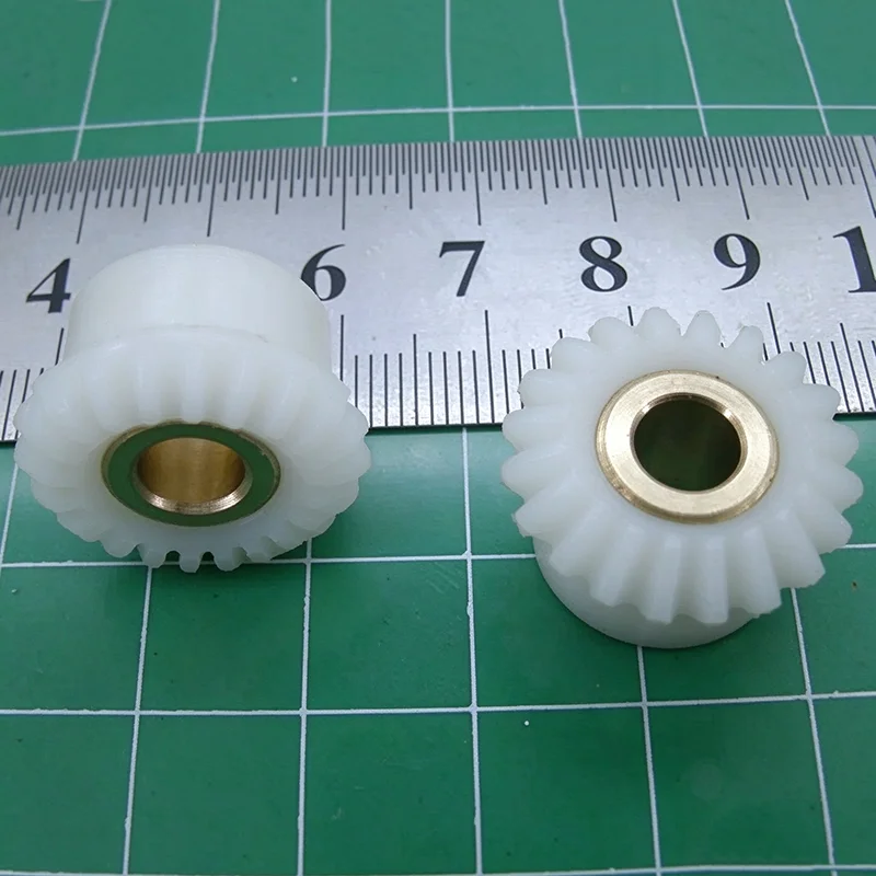 1pc 1:1 Bevel Gear 1.5Mod 20 Teeth 25 Teeth White POM Equal Diameter Bevel Gear 90 Degrees Meshing Angle Plastic Gears
