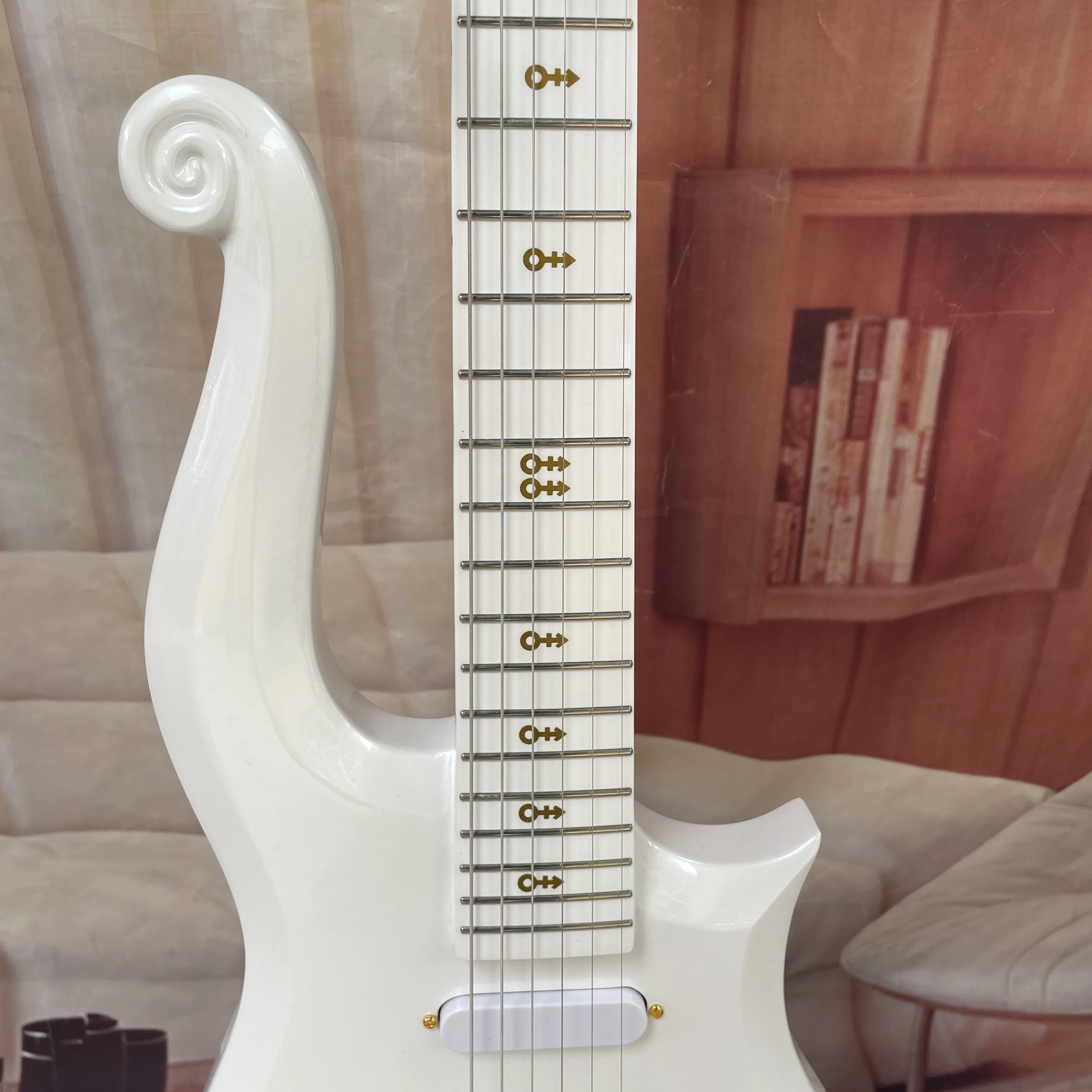 6-string electricguitar,retro luxury style cream-colored finish gold-tone hardware guitars,ideal for stage performances guitarra