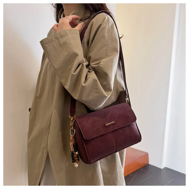 

Новая женская сумка в стиле ретро, элитная легкая роскошная замшевая матовая зимняя сумка, женская сумка через плечо на одно плечо в стиле ретро