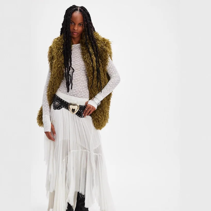 سترة نسائية لخريف وشتاء 2025 موضة جديدة متعددة الاستخدامات من فراء شيرلينغ للشاطئ