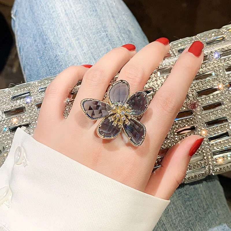 Oversized Geometric Exaggerated Crystal Flower Ring Adjustable Fashion Bohemian Noble Women's Ring Cocktail Party Jewelry Gifts