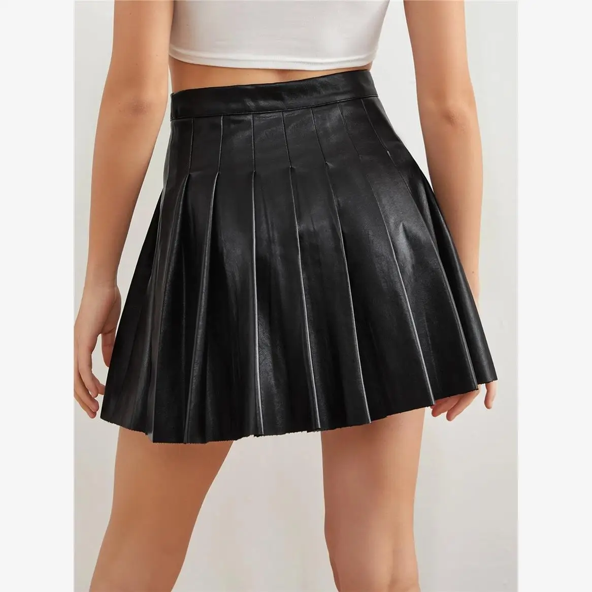 セクシーなハイウエストプリーツスカート、ストリート系、脚長効果のあるPUレザー風スカート、Aラインシルエット、カラー