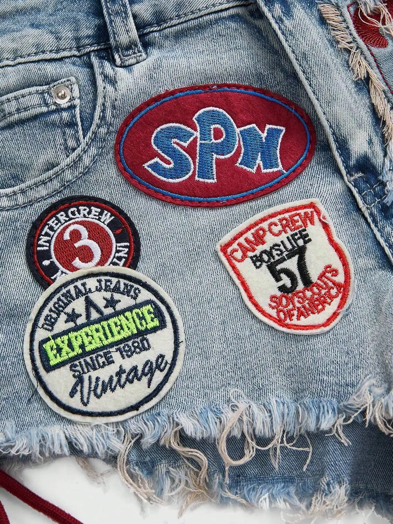 

Джинсовые шорты Y2K в стиле ретро с вышитыми нашивками и шнуровкой по бокам, мини-шорты с низкой талией