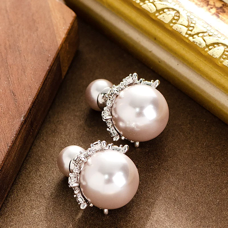 

Elegant, small and fragrant style, front and back high-gloss round pearl earrings, light luxury silver needle earrings