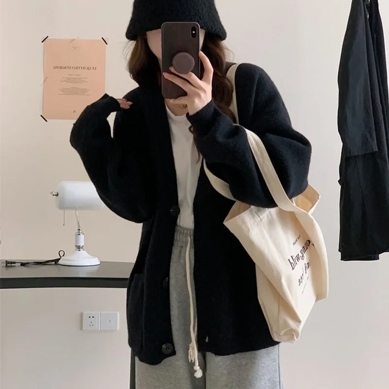 

Loose Fit Long Sleeve Autumn Winter Fashion Laid-back Korean Style Knitted Sweater V-neck Coat with Pockets Medium-length