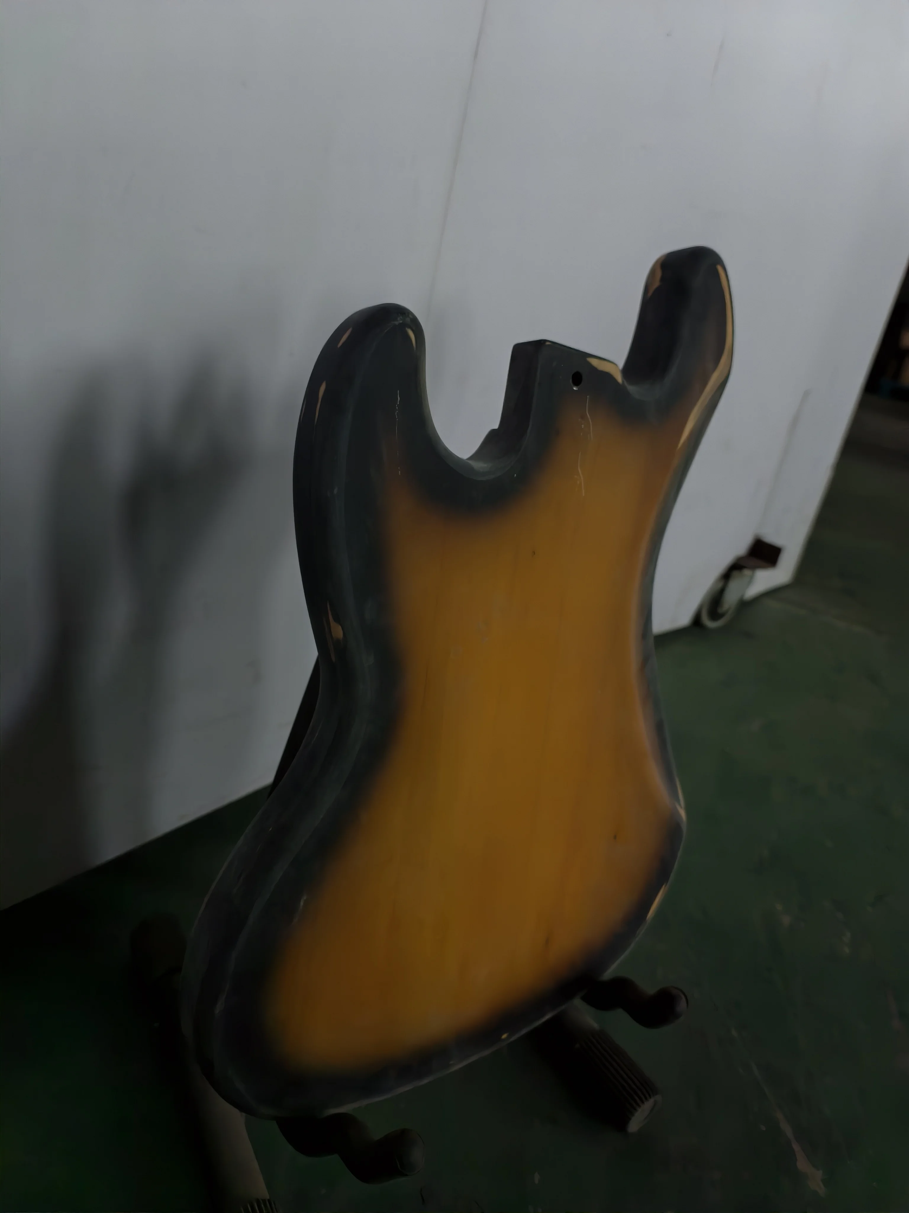 Defective guitar body, poplar body, sunset bass board, electric guitar accessories, shipped not in the main picture - view 6