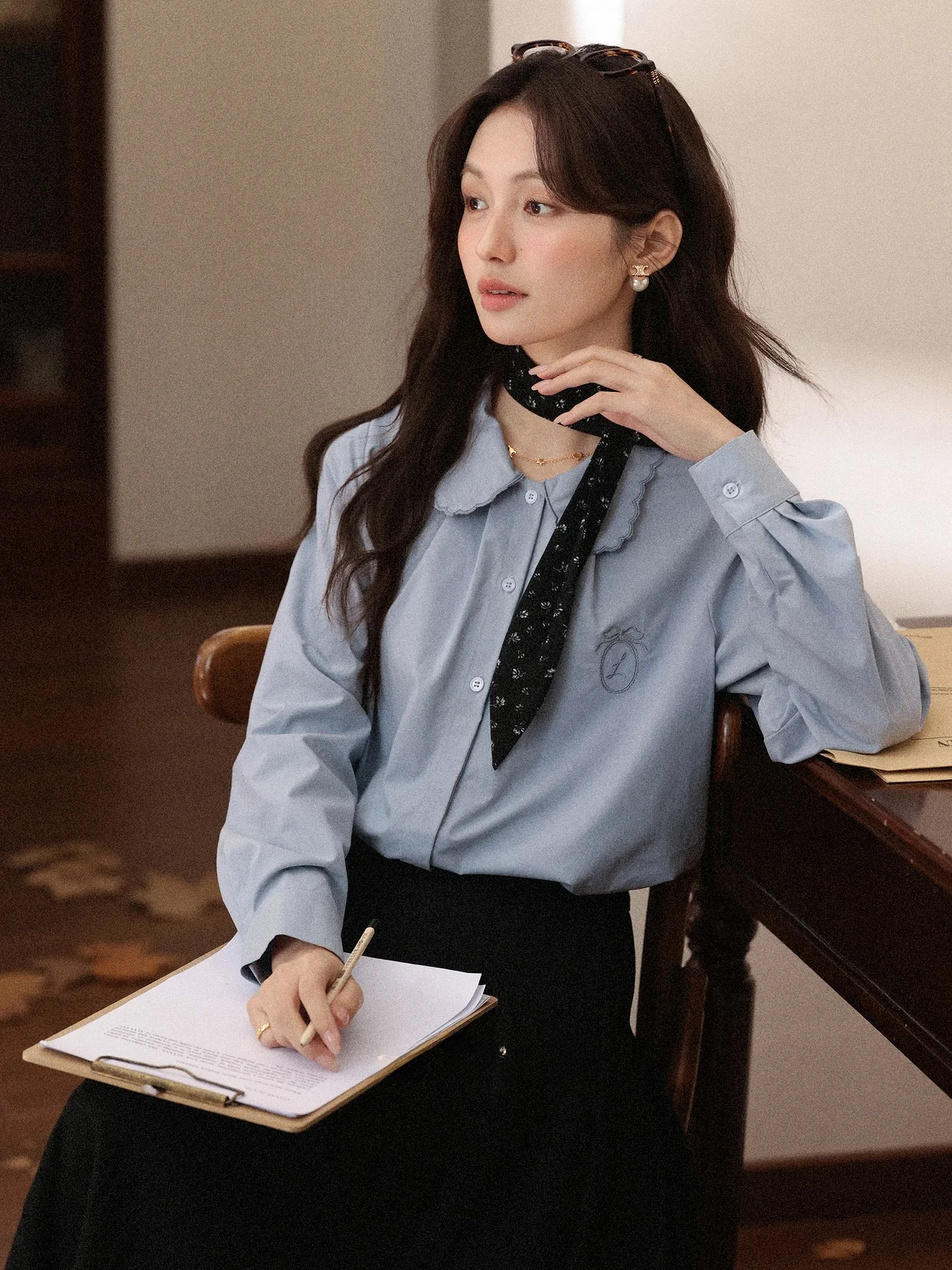 

Ограниченная серия: синий длинный свитер, новинка от Deer South, 100% универсальный свободный крой, стандартная длина, с воротником.