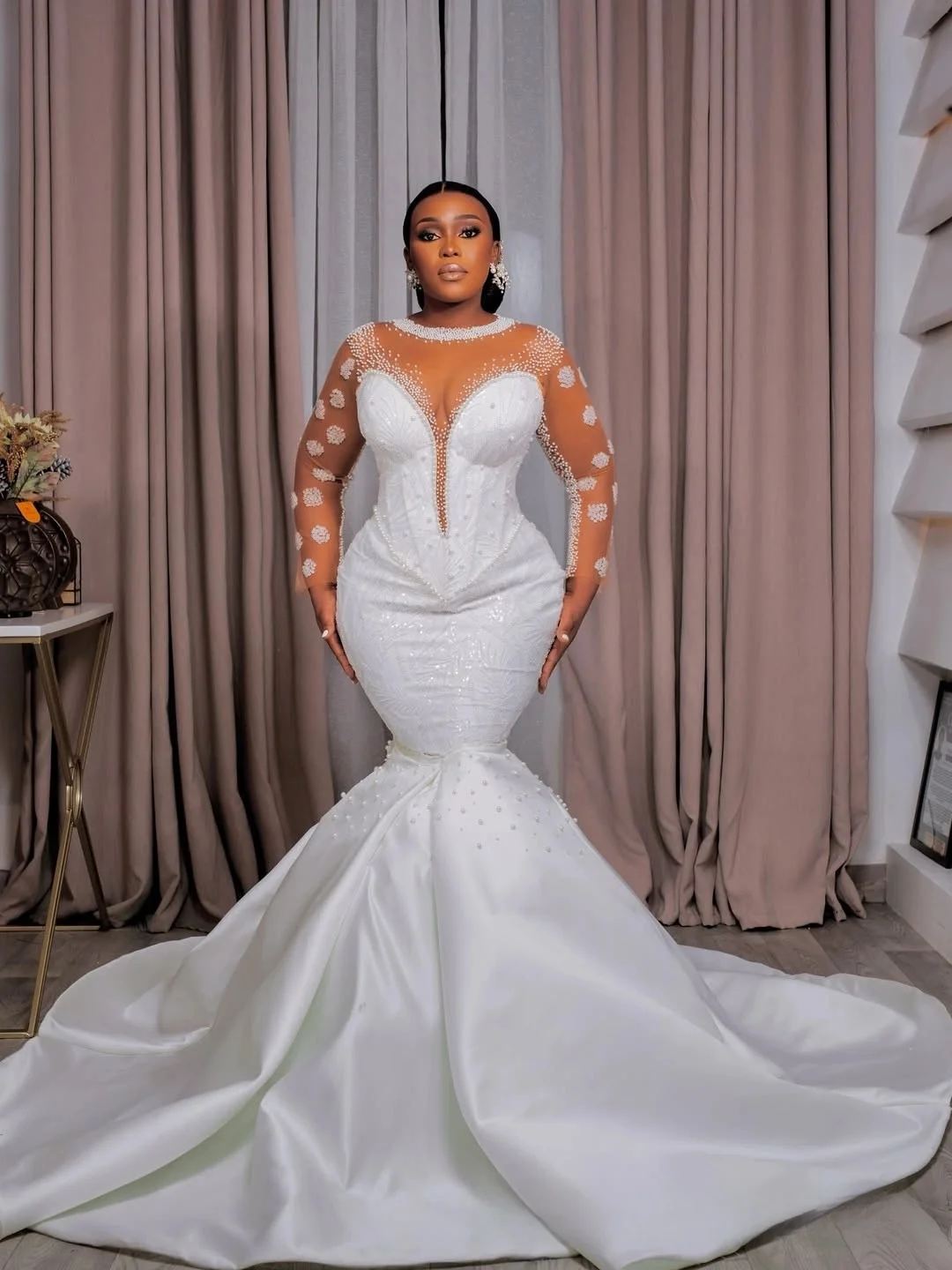 

Customized Sheer Neck Sparkly Illusion Heavy Beads Wedding Dress with Removable Skirt Robe De Mariée Long Sleeves Bridal Gown