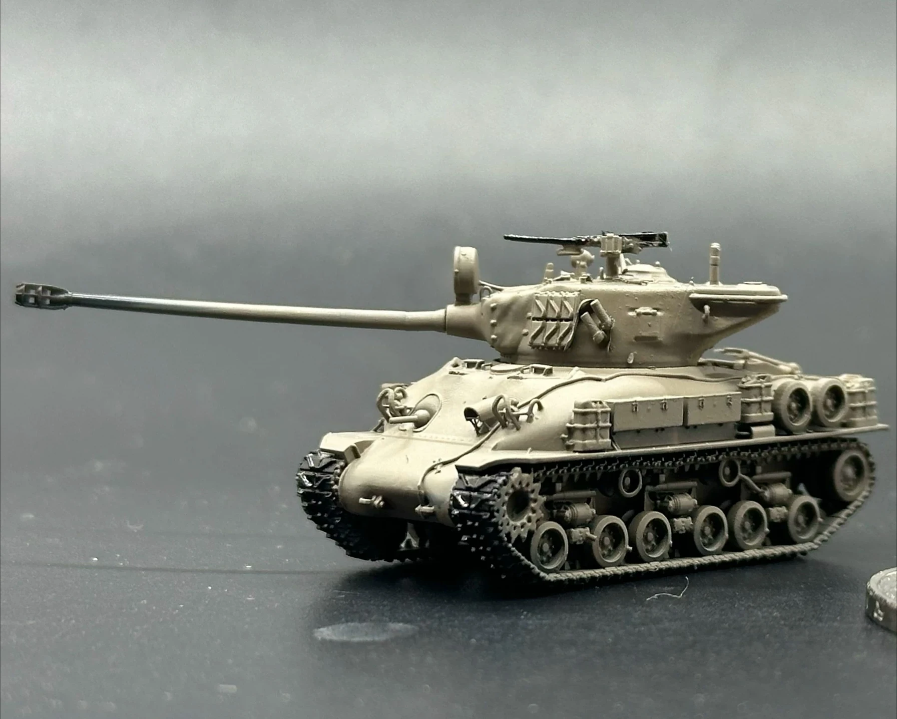 1/144 Scale Super Sherman Medium Tank Painted Finished Model Miniature Armored Battle Tanks for Diorama Scenes Desk Display