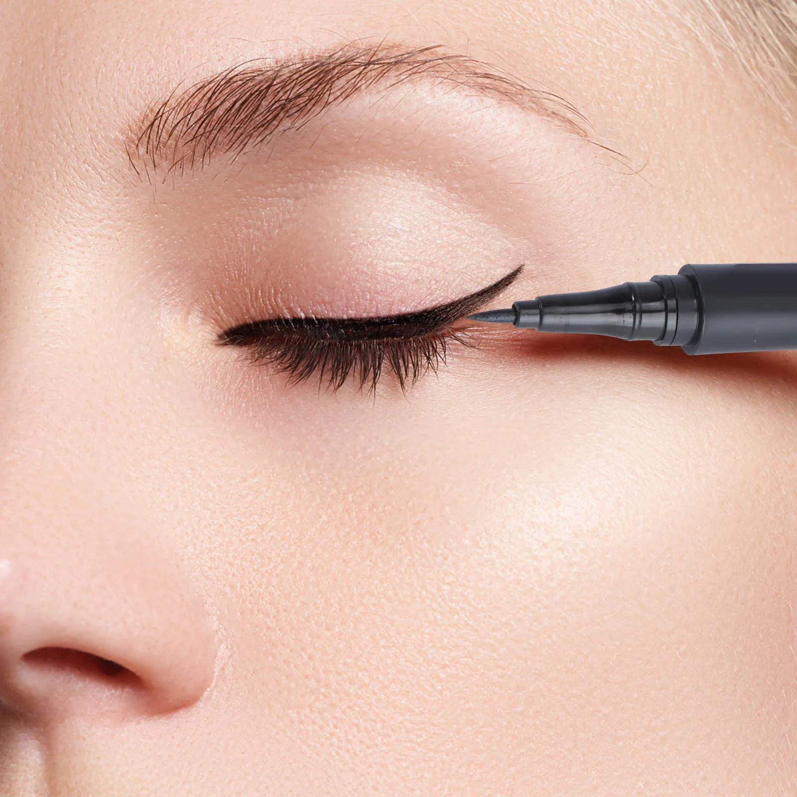 

Waterproof Eyeliner Pen Plastic Fine Tip Sweat-Resistant Eyeliner Pencil Makeup Tool for Charming Eyes Makeup Pencil