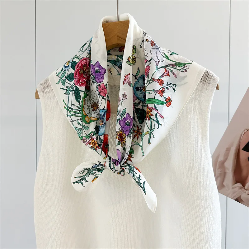 Temperament Luxury Light Women Silk Scarf Double Crepe Square Shape 100% Mulberry Silk Portable Commute Neck Ornament