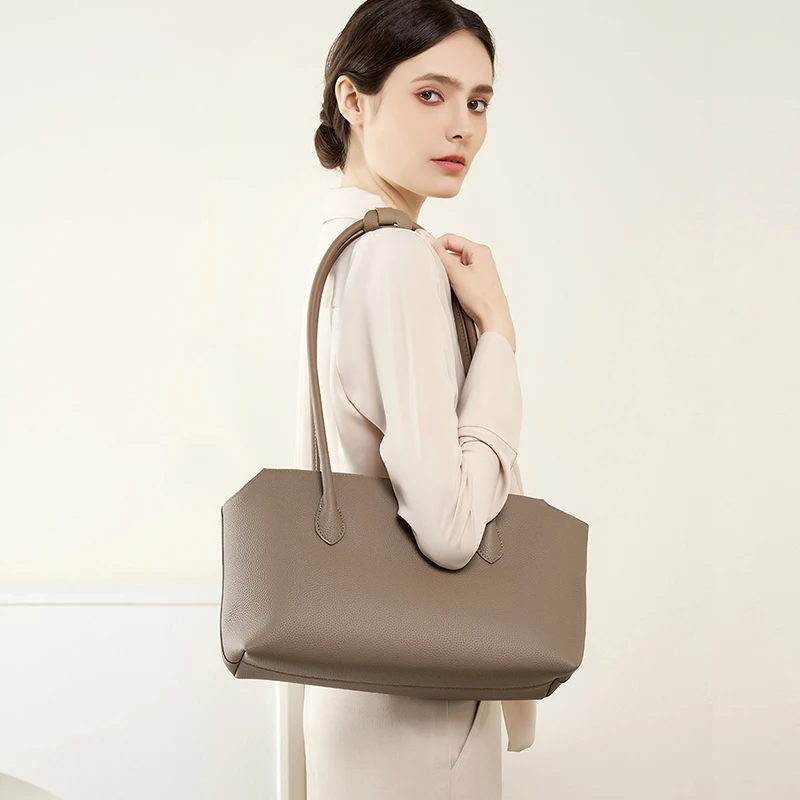 

Genuine Leather Women's Tote Bag Large Capacity Luxury Designer Women Shoulder Bags High Quality Cowhide Female Handbags 2685
