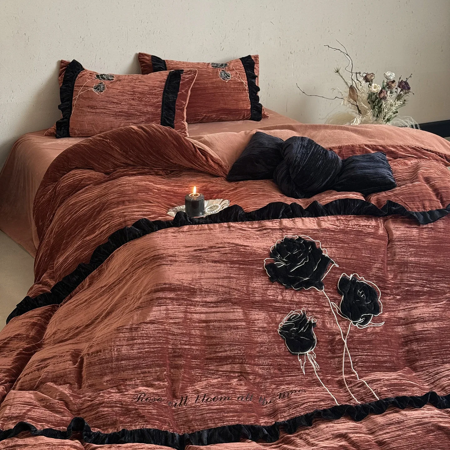 Heavyweight Flannel Bedding Set 4-Piece, Fleece Winter Warm Comforter Cover, Classical Floral Wrinkle Applique Embroidery