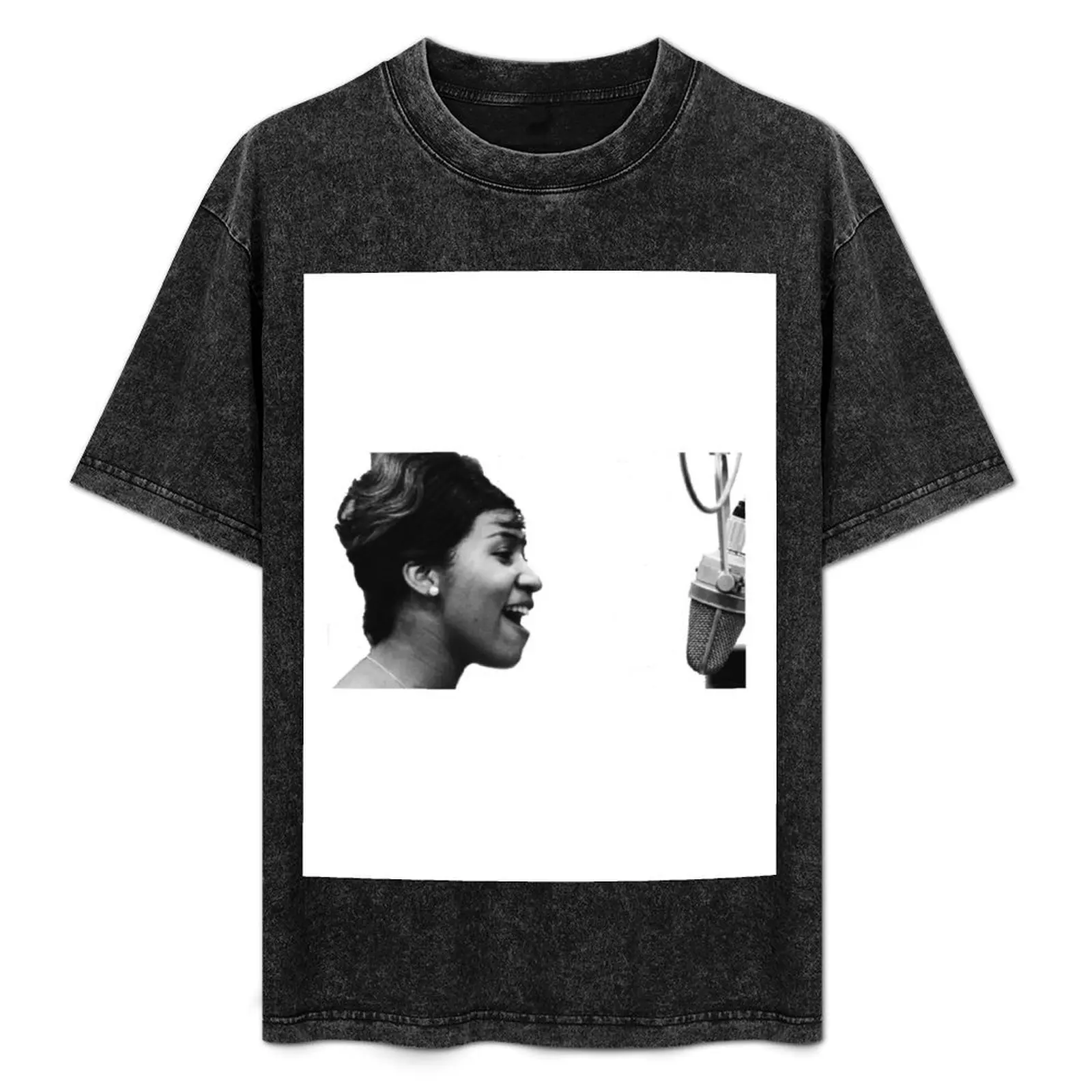 

Aretha Franklin T-Shirt Casual Holiday Short Sleeve Tee