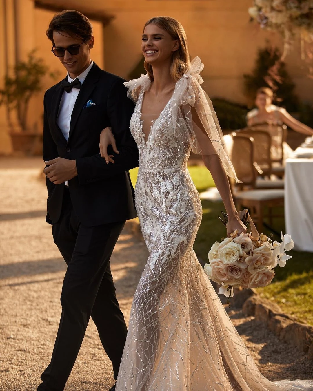 Vestido De novia De sirena De lujo, traje Sexy con escote en V profundo, Espalda descubierta, tren desmontable, apliques a medida, vestidos De novia De encaje