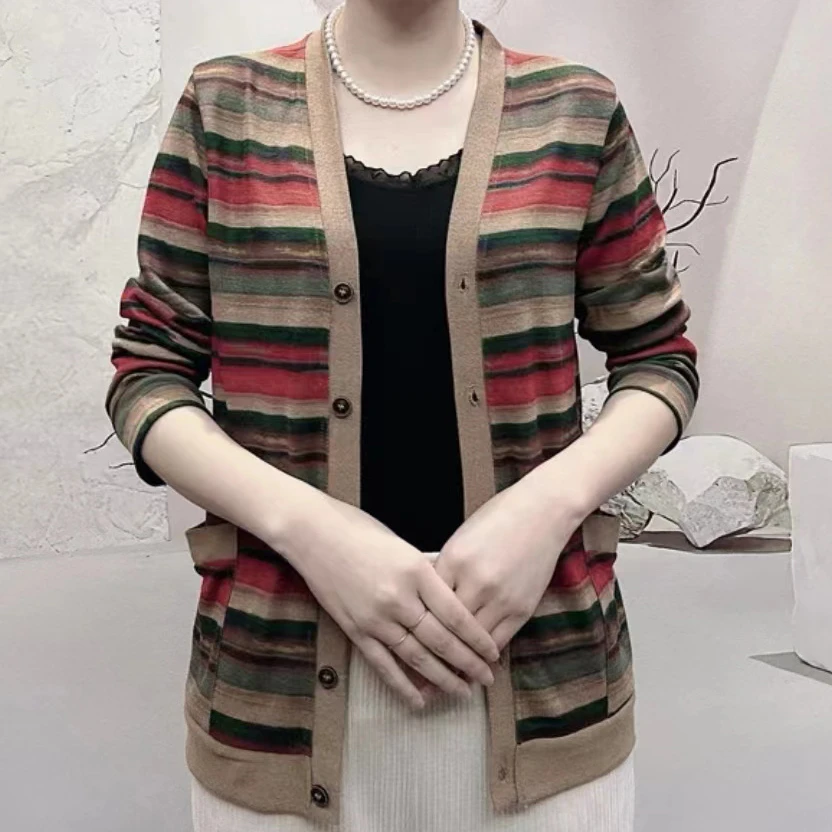 

Knitted Women's Spring Summer New Style French Temperament High-end Feeling Long Sleeved Cardigan Slimming V-neck Base Shirt Top