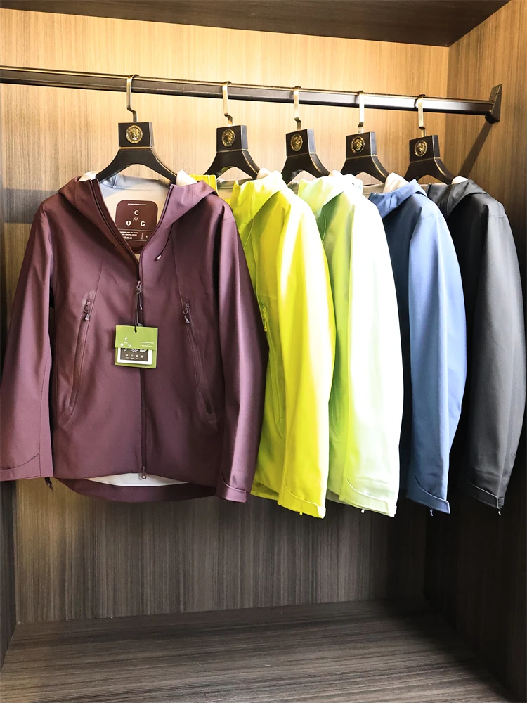 

Outdoor Casual Men's Jacket Seamless Full Pressure Glue Waterproof Hooded Leisure Coat Standard Fit Fashion Urban Style Polye...