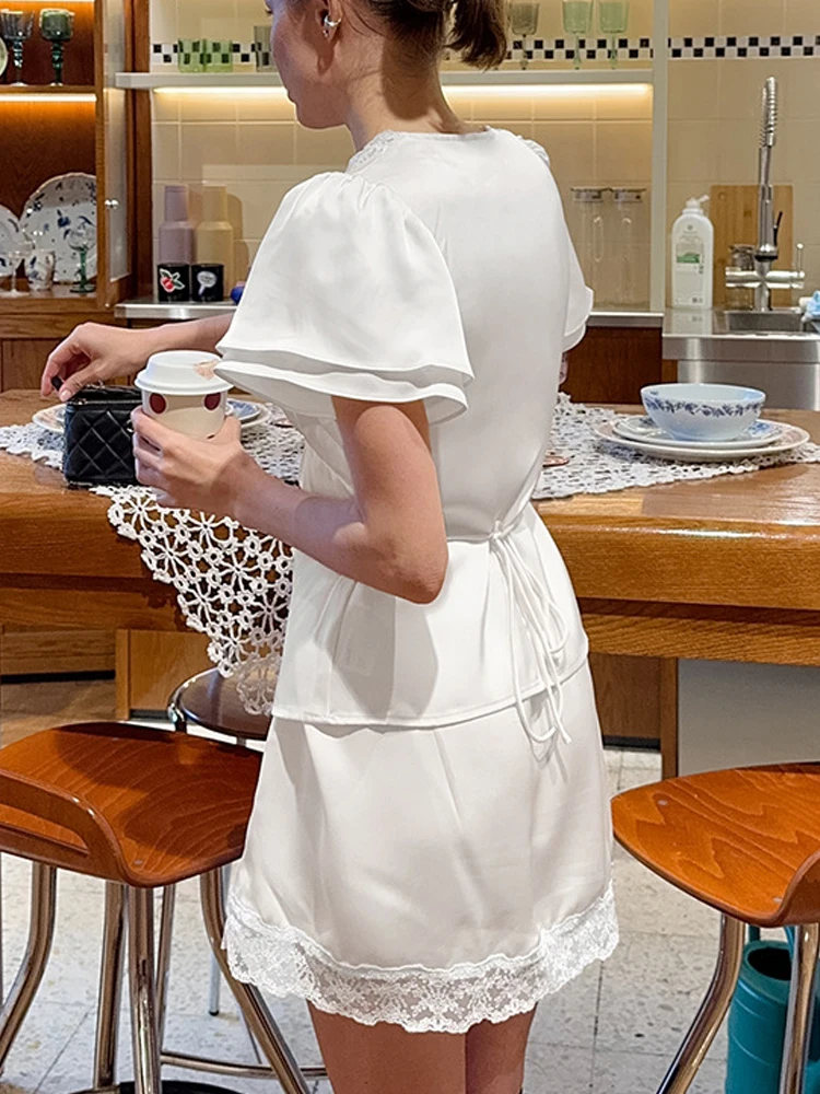 

Элегантные комплекты из топа с V-образным вырезом и короткими рукавами и юбки, женские повседневные комплекты из 2 предметов с короткими рукавами, однотонные, с сексуальной кружевной аппликацией, мини-юбка, костюм